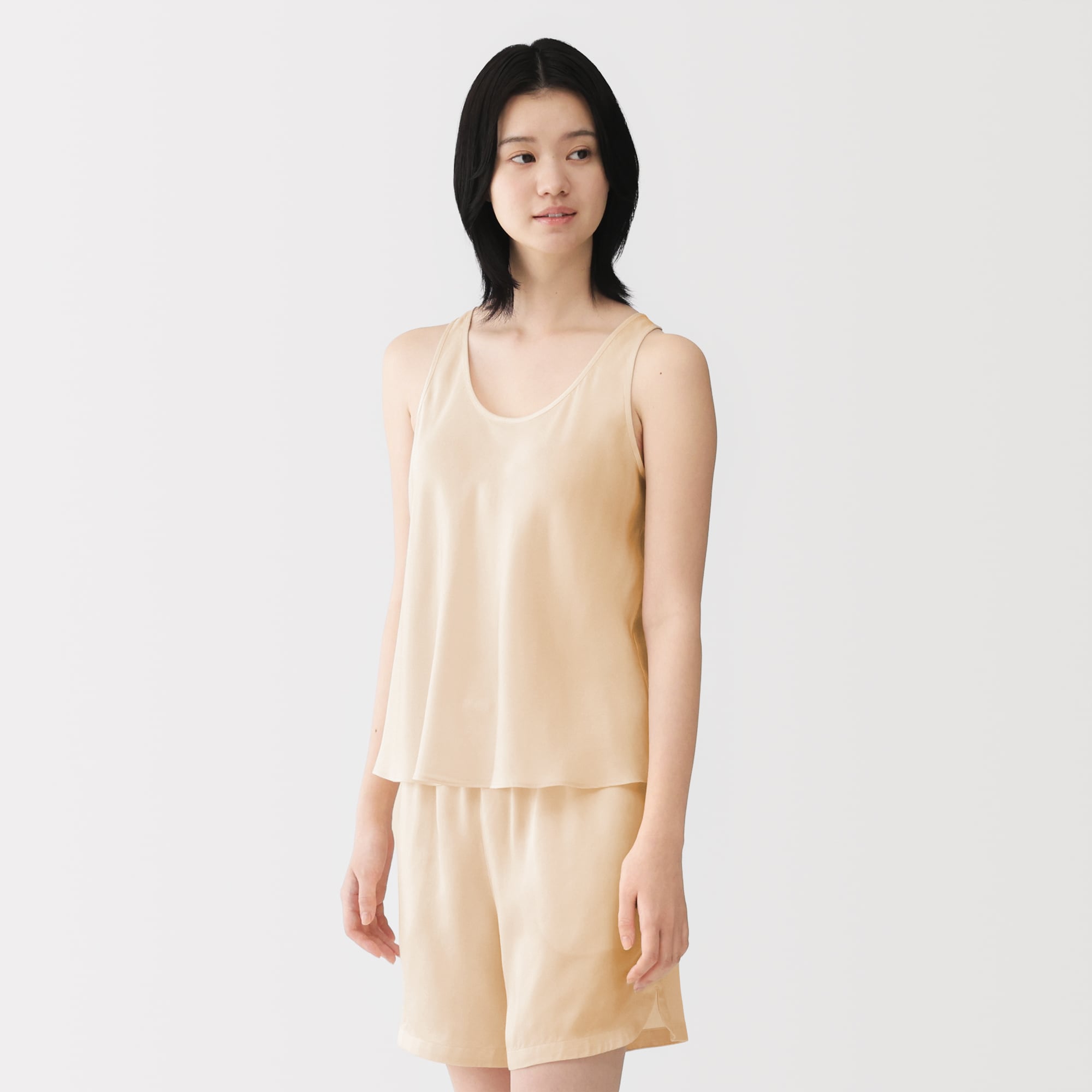 婦人　なめらかサテンフレアタンクトップ