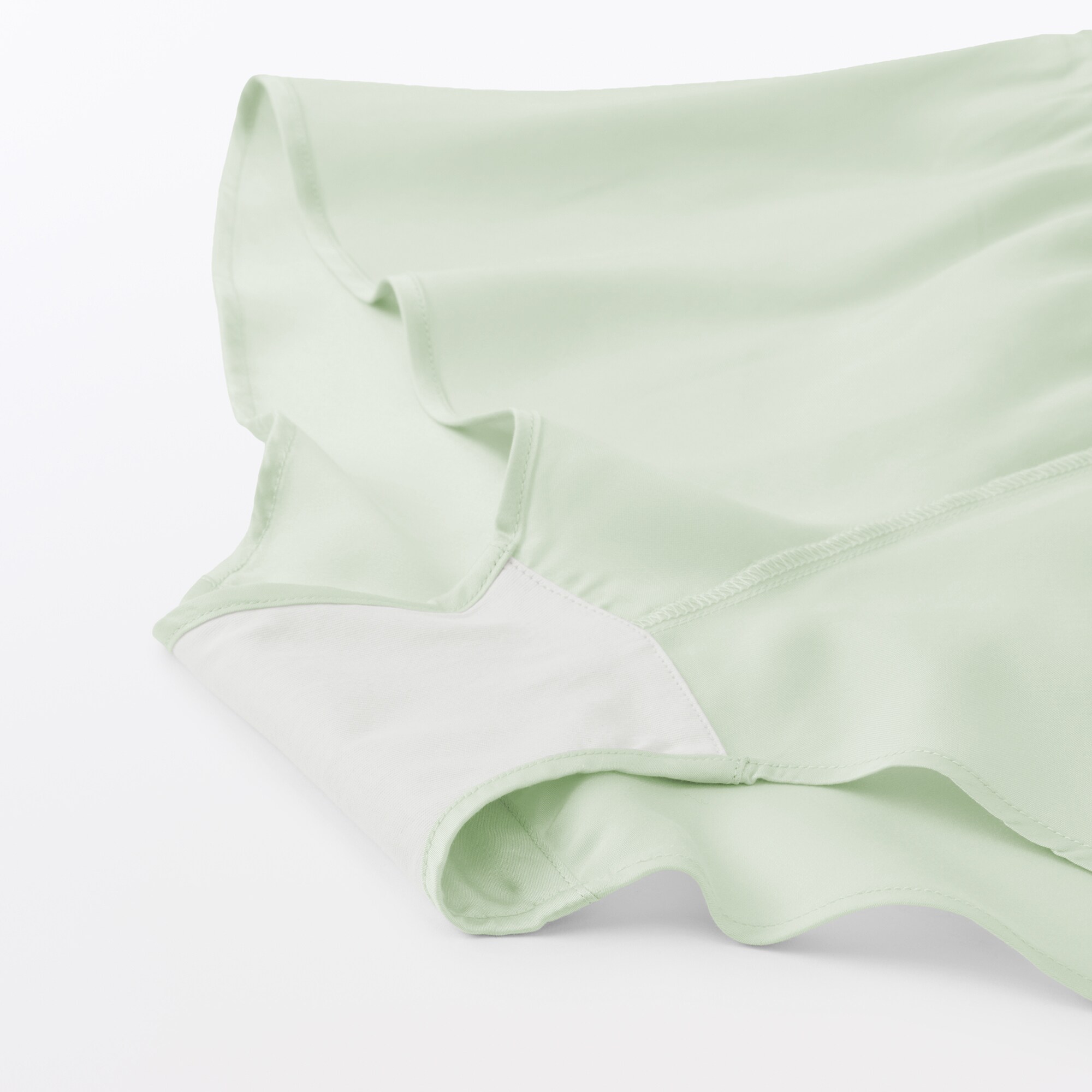 婦人　なめらかサテンフレアショーツ