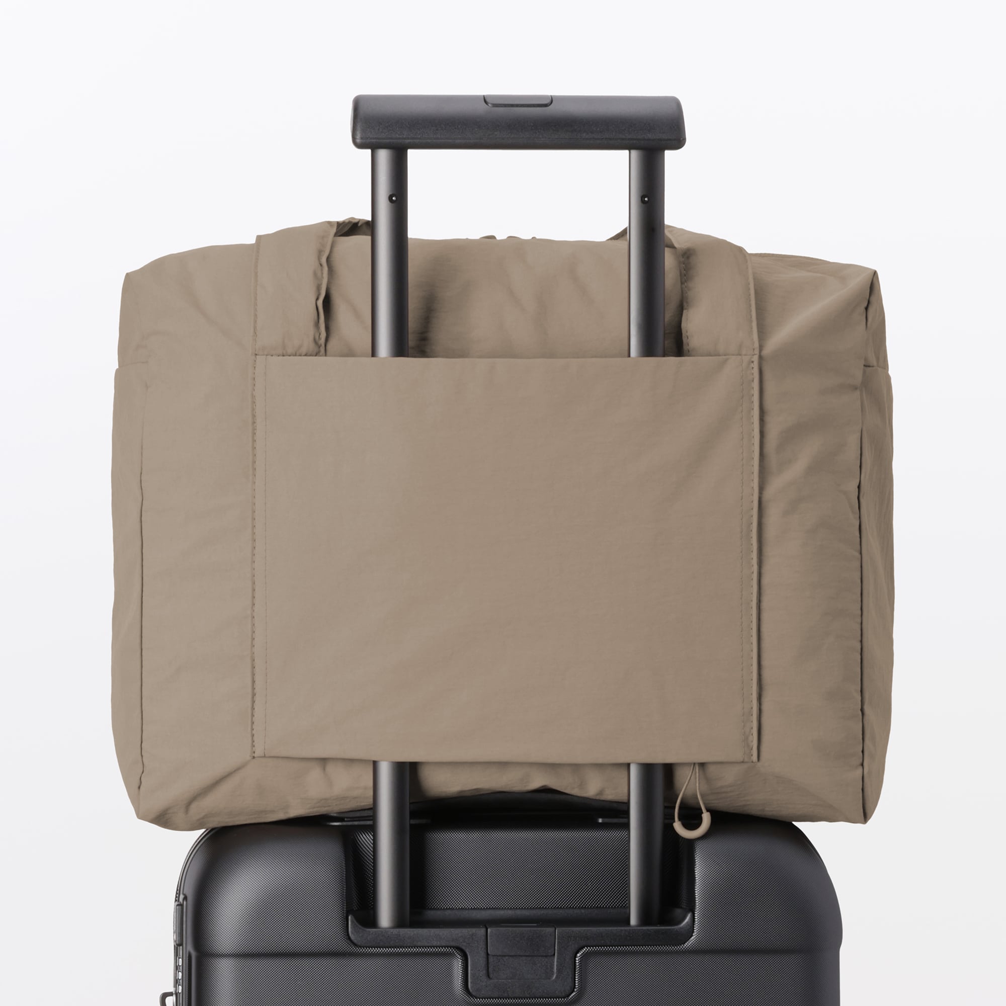 再生ナイロンたためるボストンバッグ