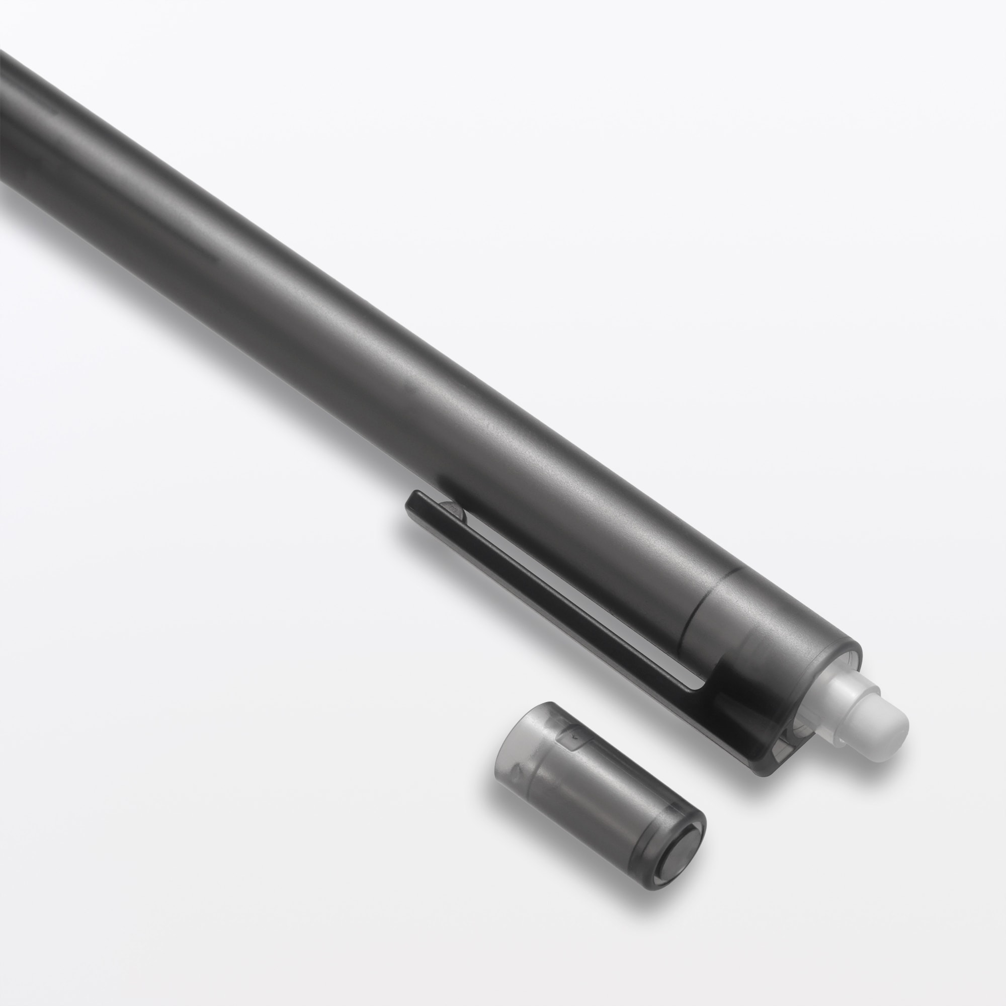 ポリカーボネート　ペン先をしまえるシャープペン