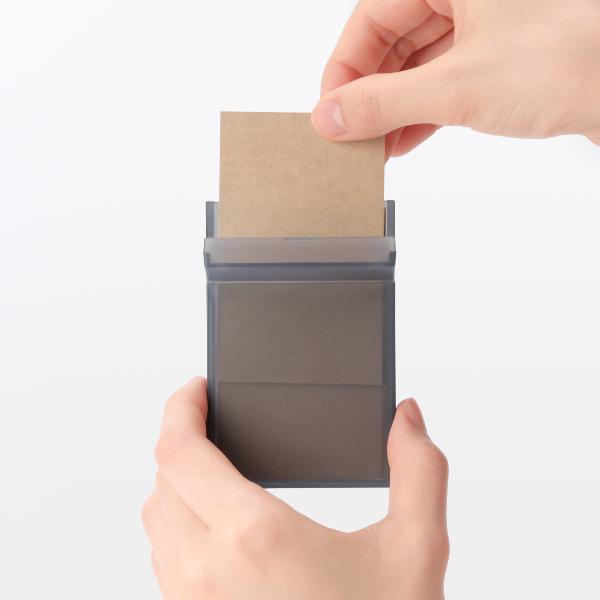 再生ポリプロピレン入り　カードケース