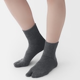 婦人　足なり直角　履き口やわらか　たび型ショート丈靴下　※再生コットン