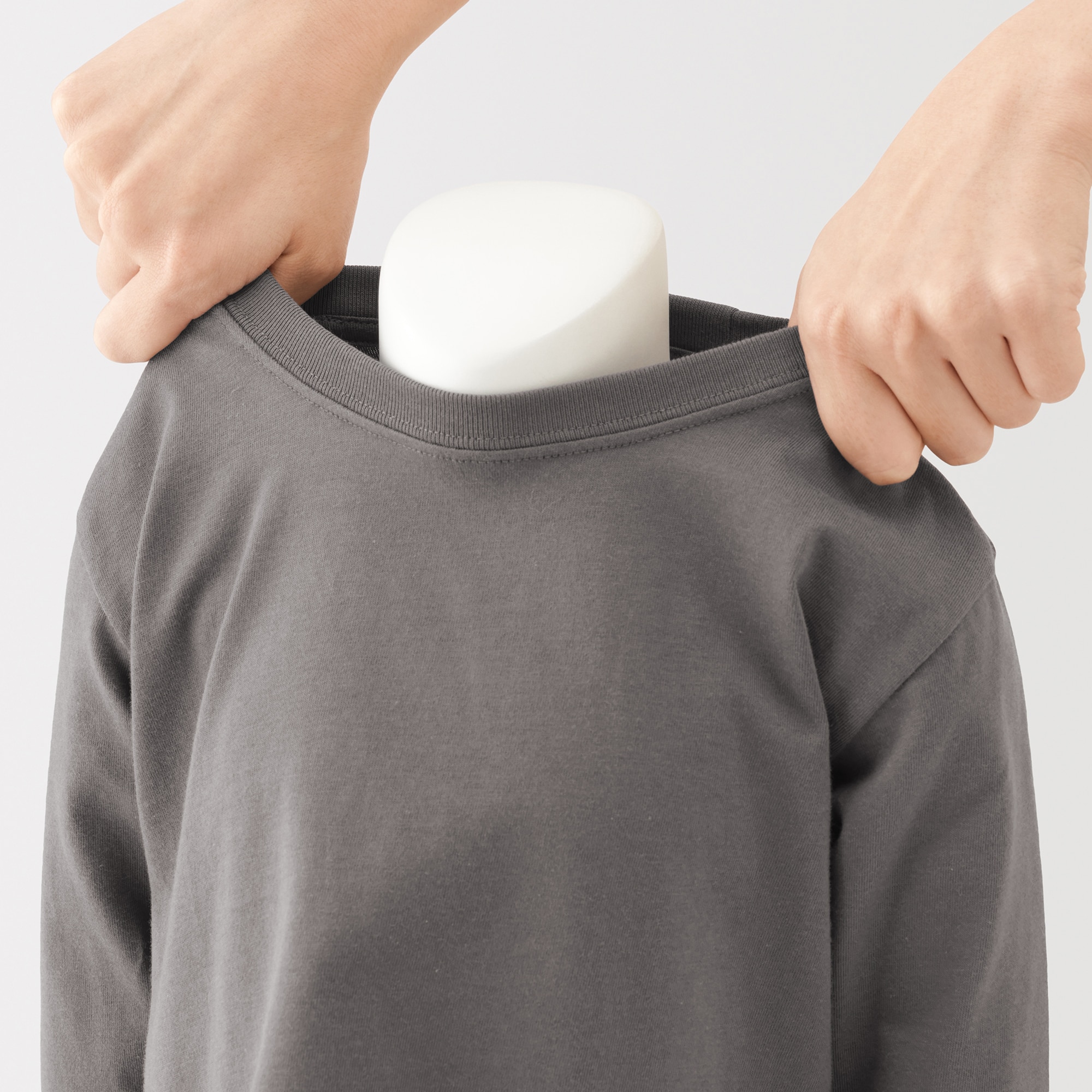 ベビー　あたまするっと　綿天竺編みクルーネック長袖Ｔシャツ　無地