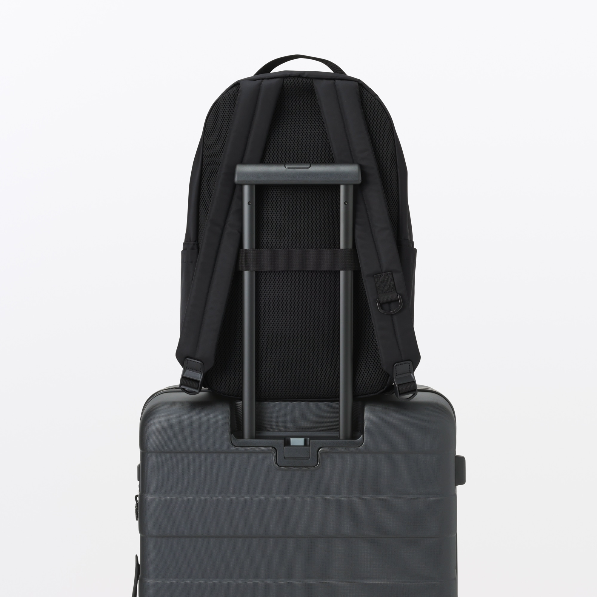 肩の負担を軽くする　撥水　ビジネス　リュックサック（丸型）