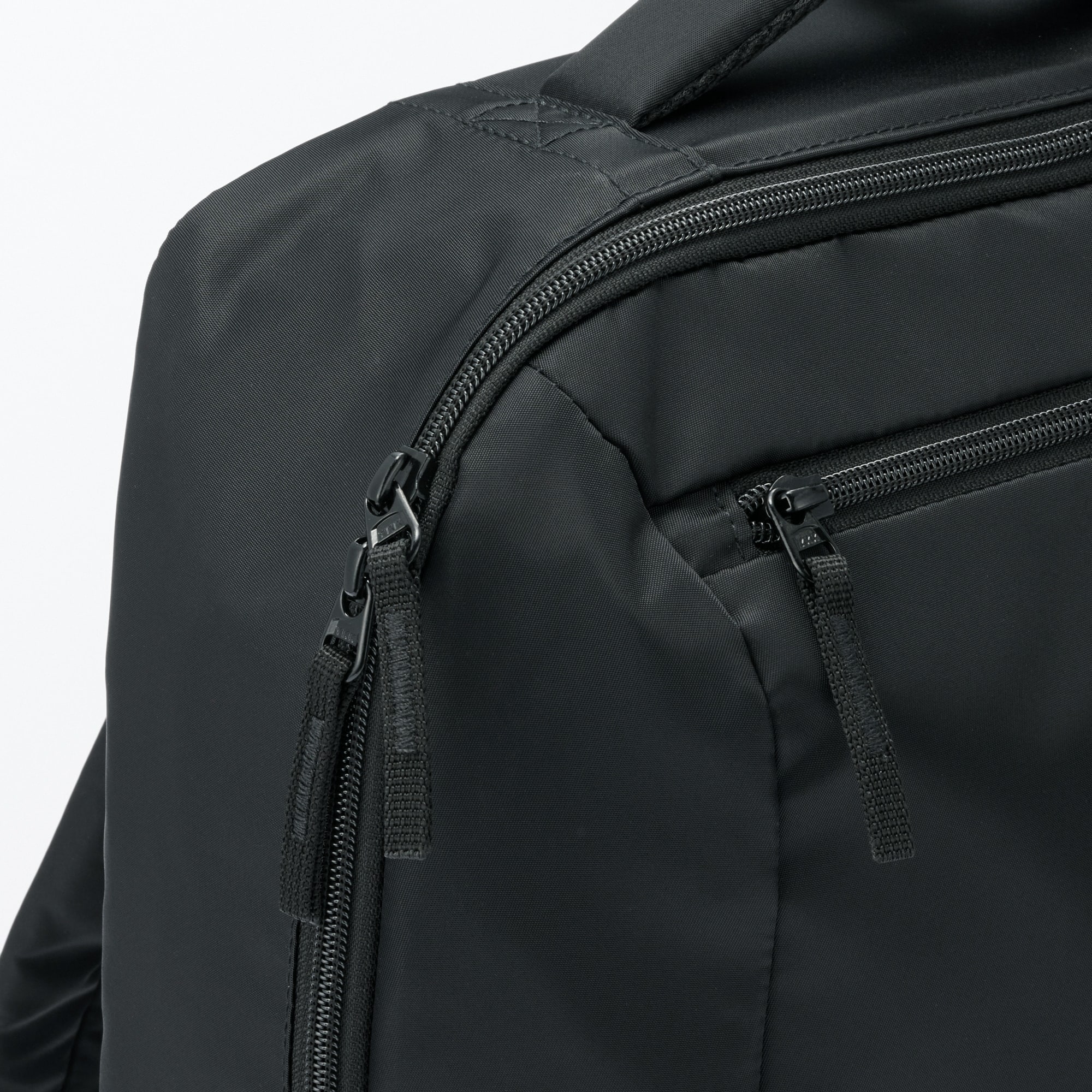 肩の負担を軽くする　撥水　ビジネス　リュックサック（薄型）