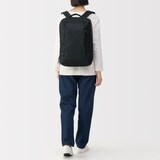 肩の負担を軽くする　撥水　ビジネス　リュックサック（薄型）