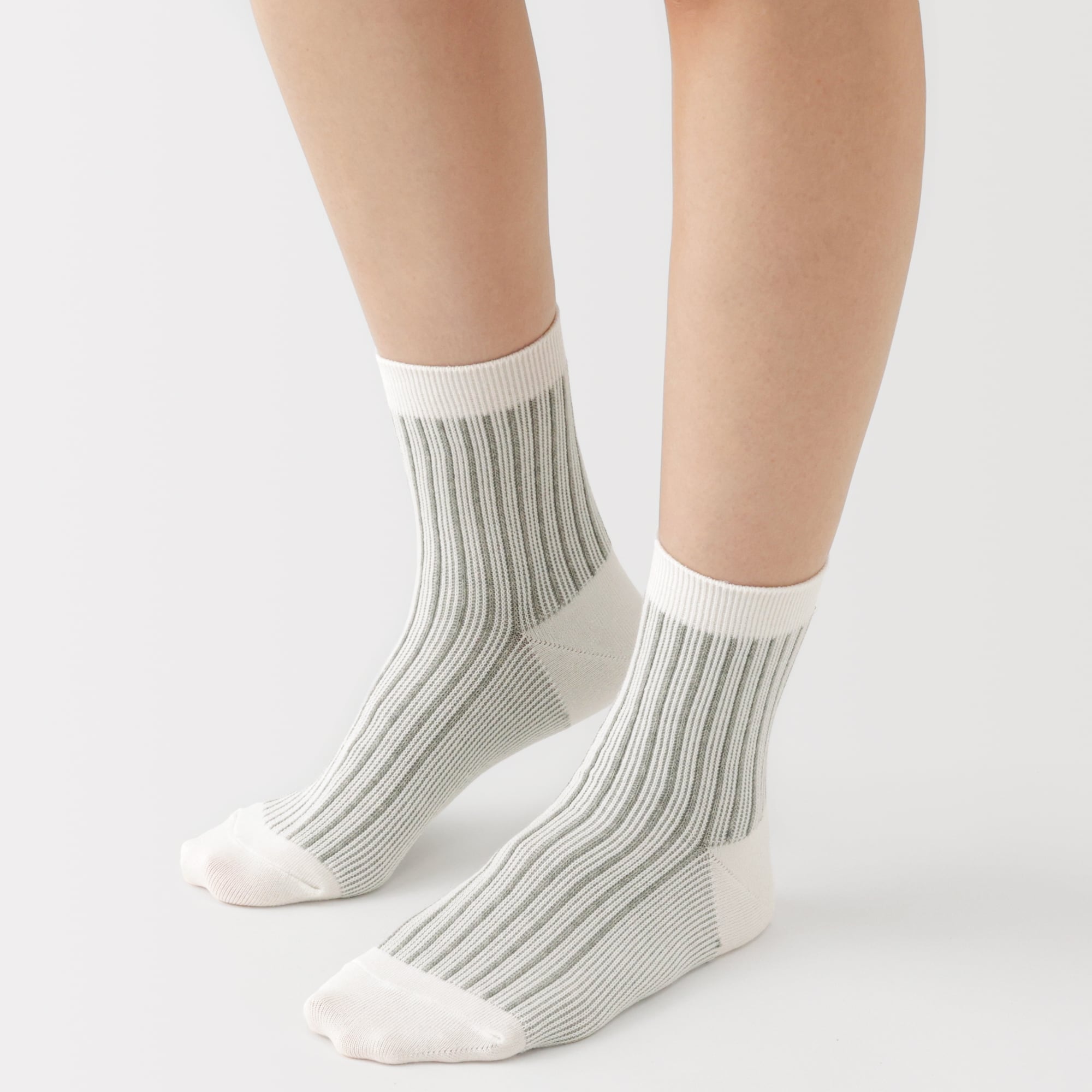 婦人　足なり直角　履き口やわらか　ジャカード　ショート丈靴下