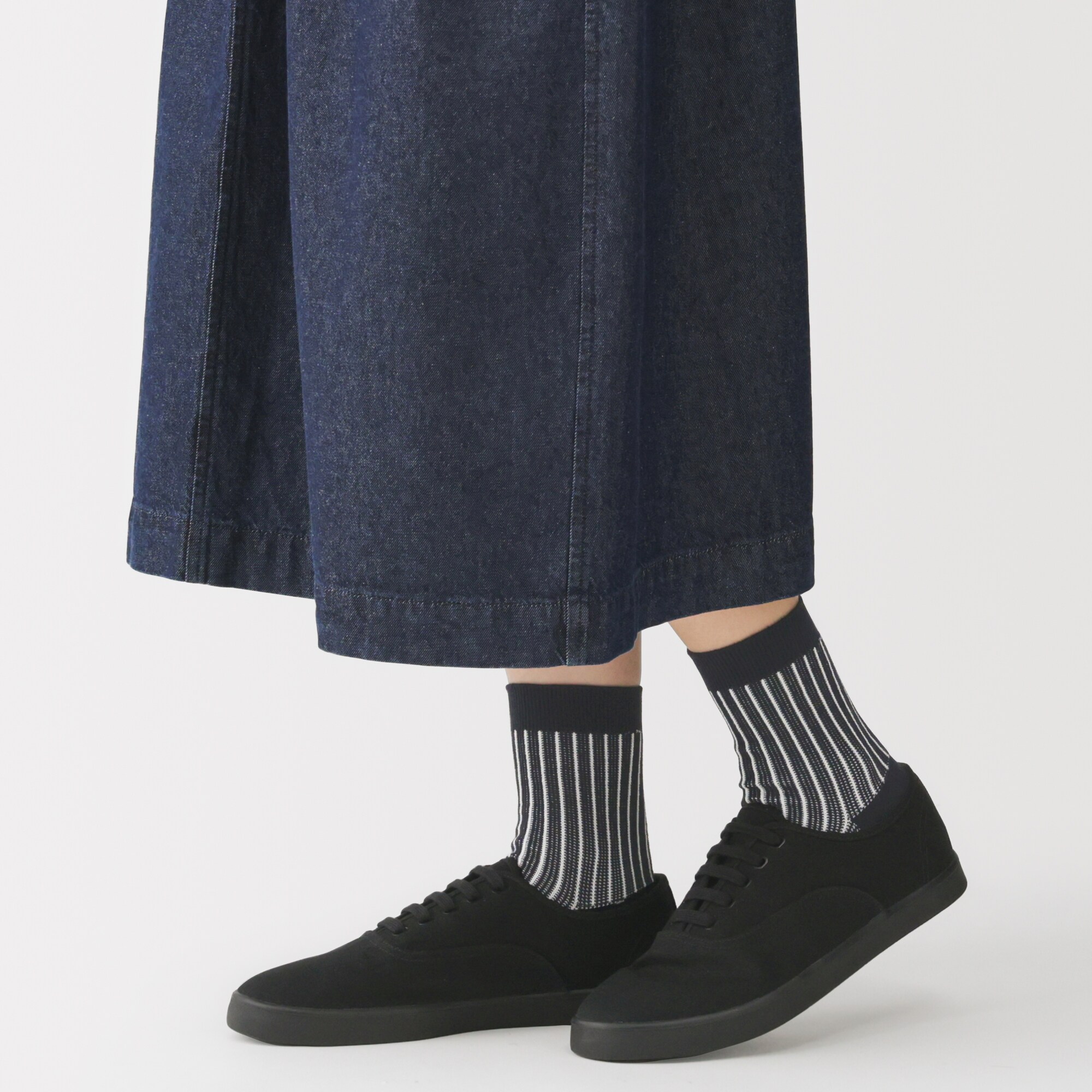 婦人　足なり直角　履き口やわらか　ジャカード　ショート丈靴下