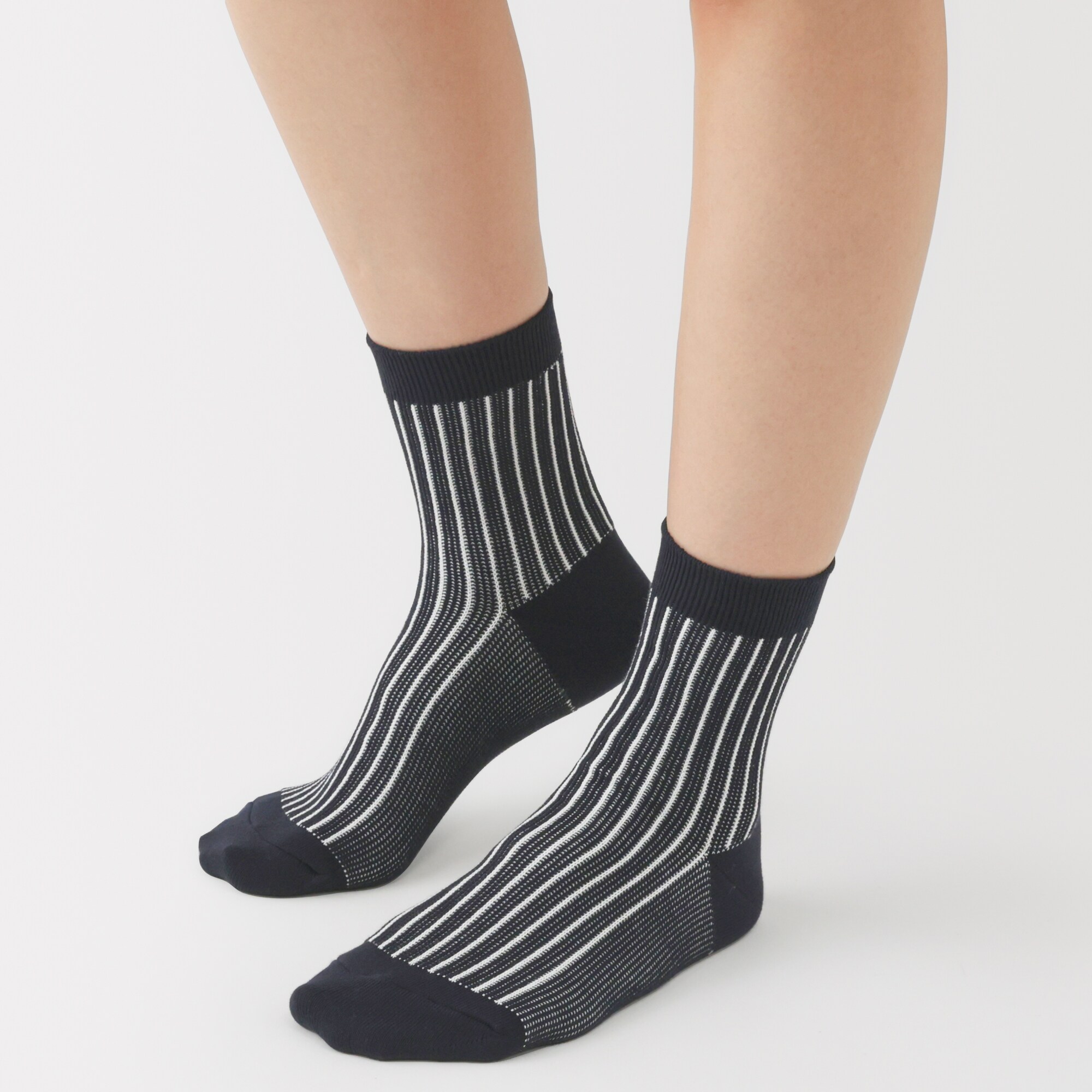 婦人　足なり直角　履き口やわらか　ジャカード　ショート丈靴下