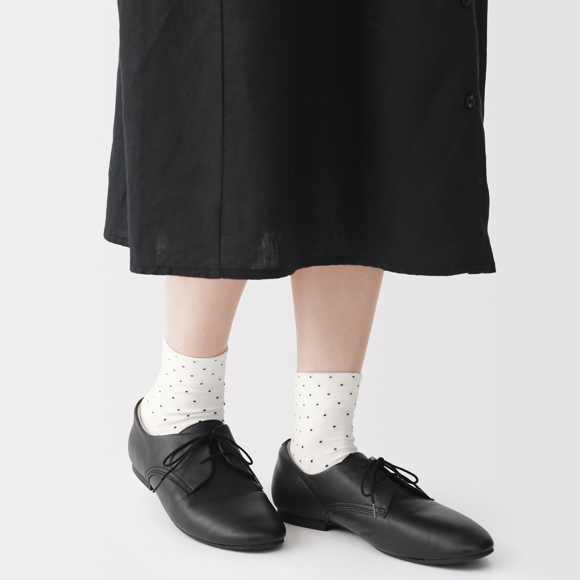婦人　足なり直角　履き口やわらか　ドット柄　ショート丈靴下（口ゴムなし）