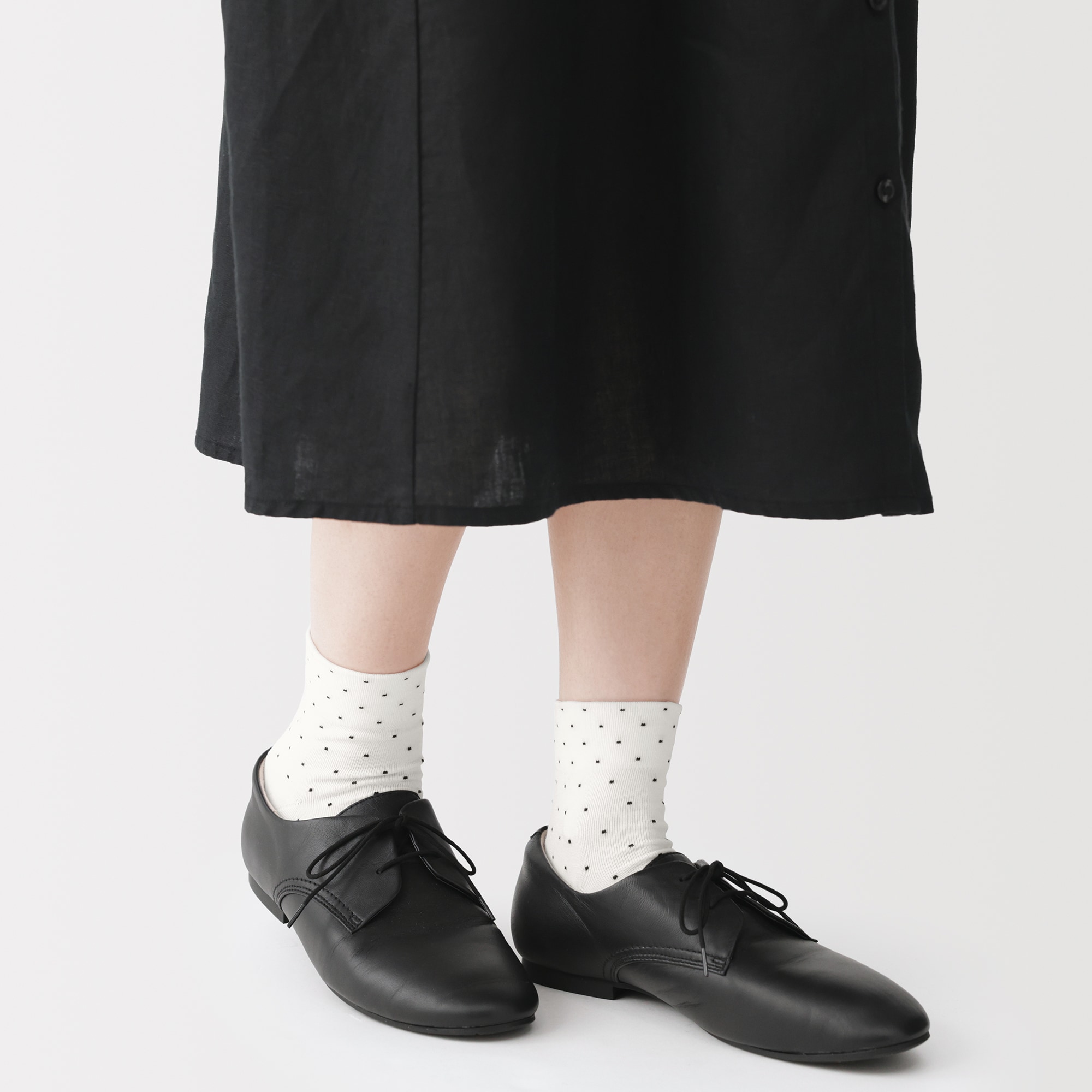 婦人　足なり直角　履き口やわらか　ドット柄　ショート丈靴下（口ゴムなし）