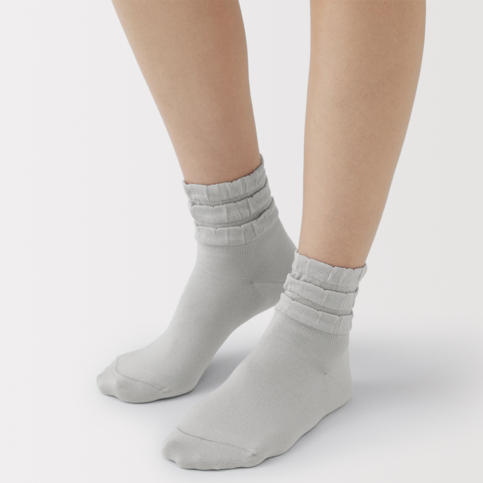 婦人　足なり直角　履き口やわらか　レーヨン混薄手フリル　ショート丈靴下