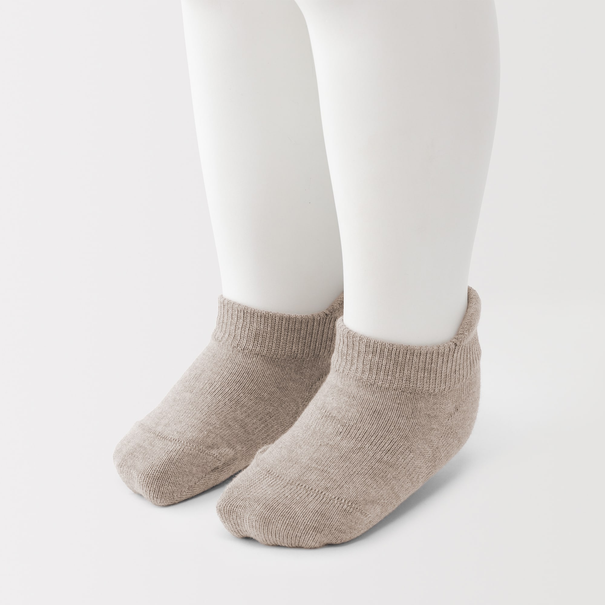 ベビー　足なり直角　スニーカーイン（３足組）