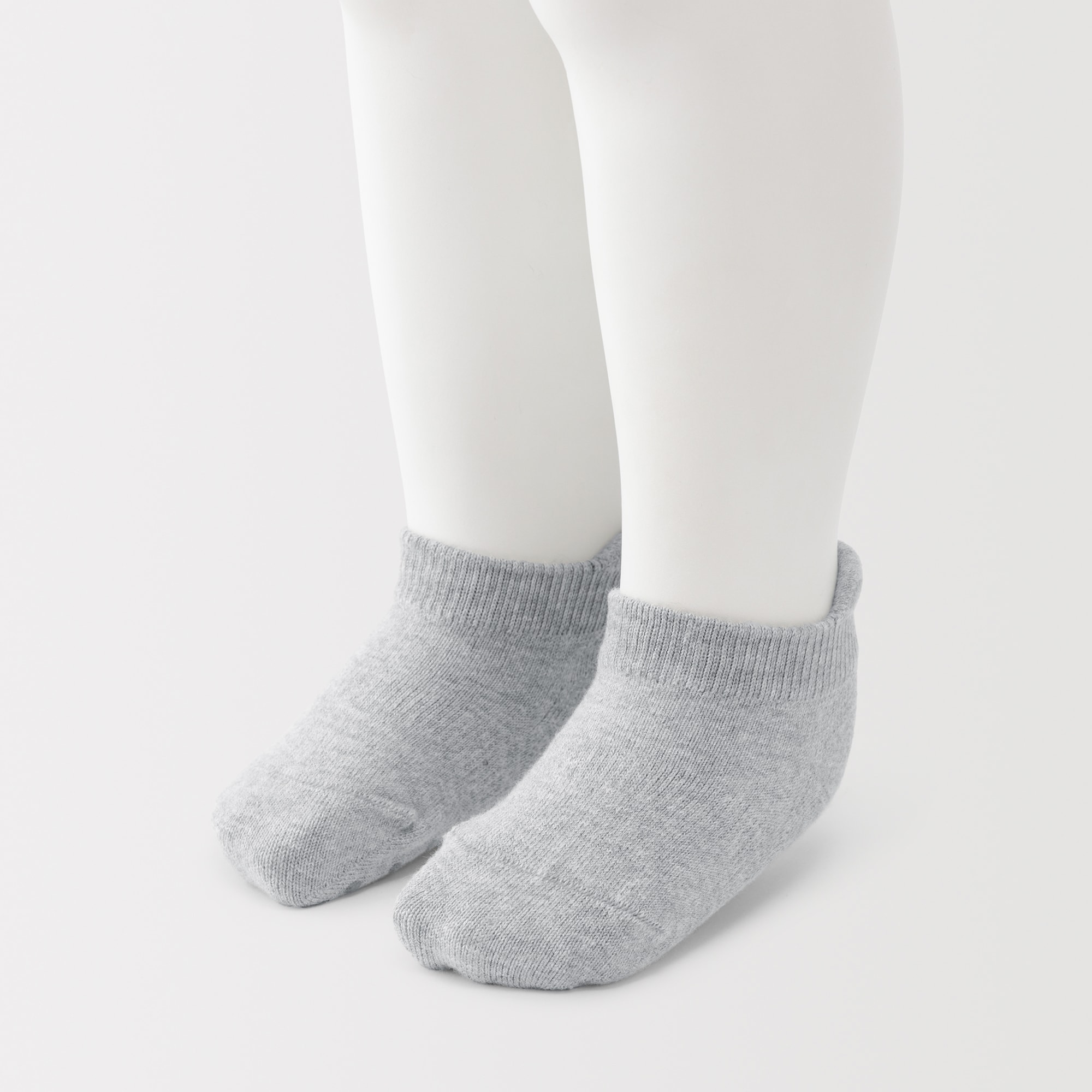 ベビー　足なり直角　スニーカーイン（３足組）