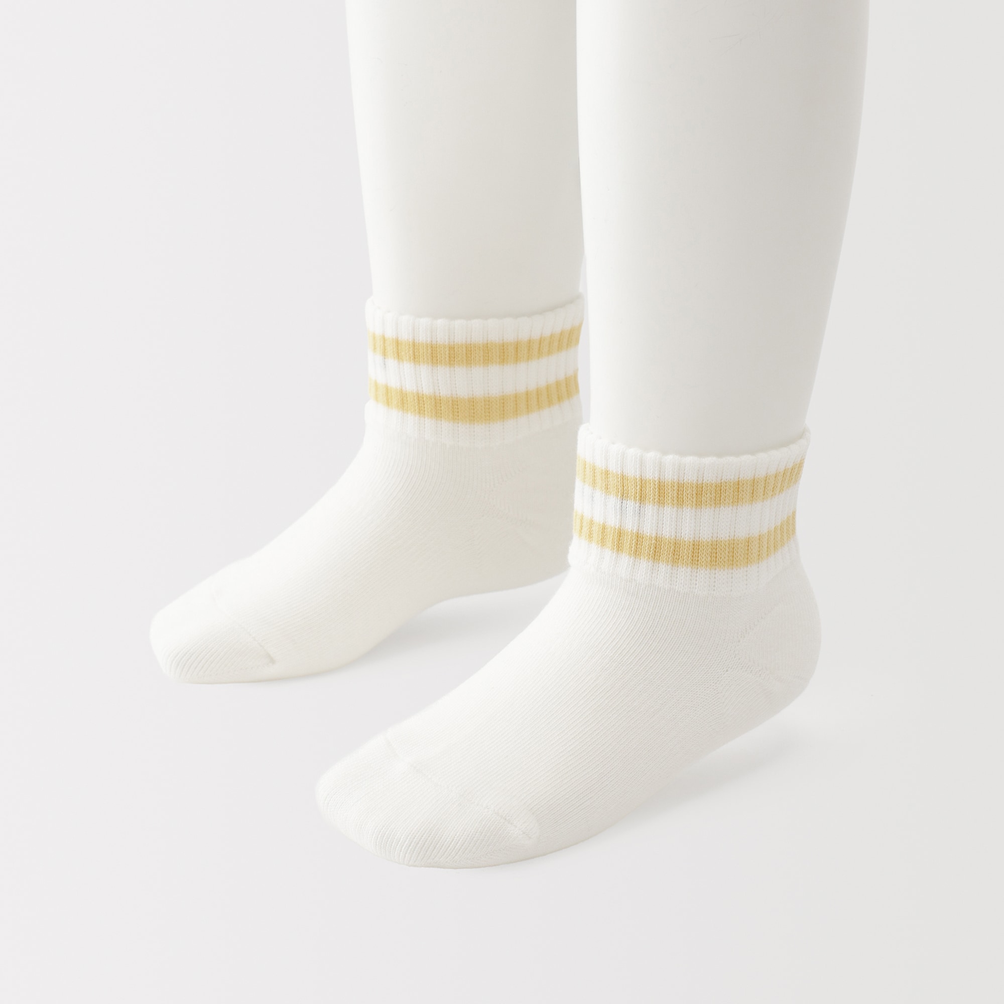 キッズ　足なり直角　ショート丈靴下（柄・３足組）