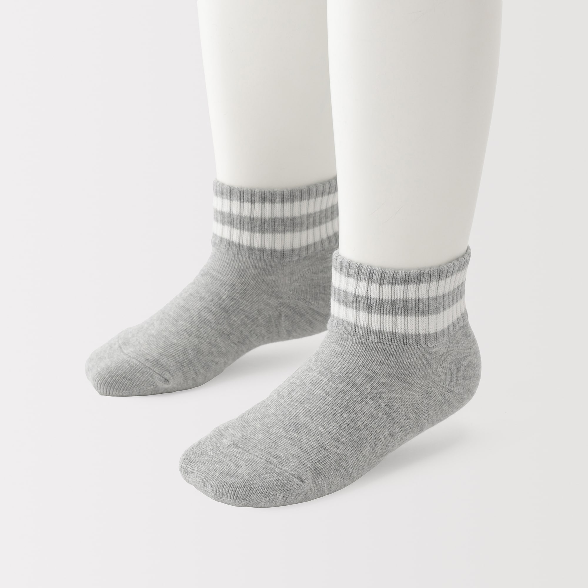 キッズ　足なり直角　ショート丈靴下（柄・３足組）