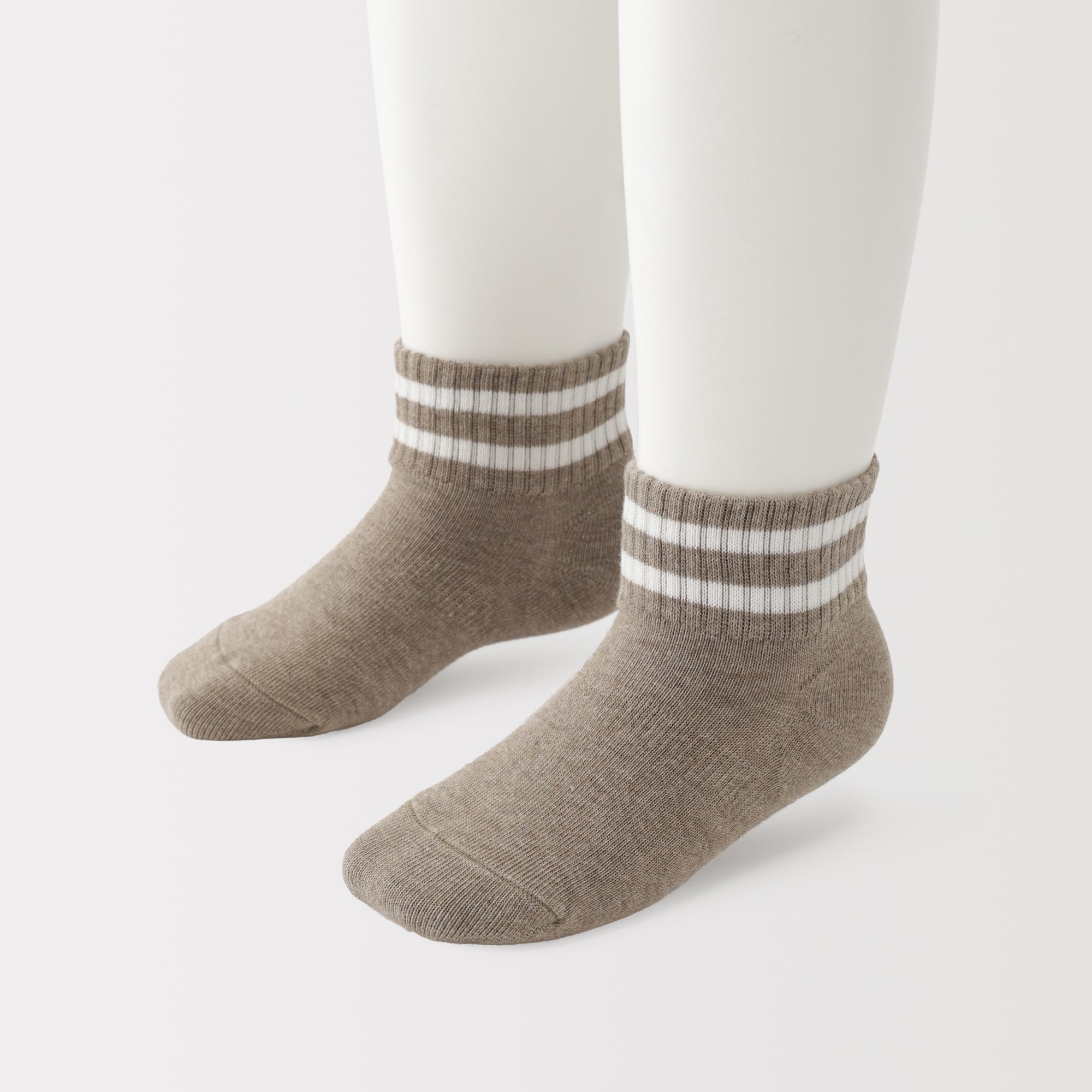 キッズ　足なり直角　ショート丈靴下（柄・３足組）