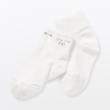 キッズ　足なり直角　ショート丈靴下（３足組）