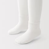 キッズ　足なり直角　ショート丈靴下（３足組）