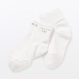 キッズ　足なり直角　ショート丈靴下（３足組）