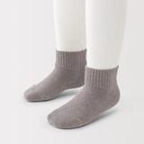 キッズ　足なり直角　ショート丈靴下（３足組）