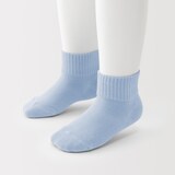 キッズ　足なり直角　ショート丈靴下（３足組）