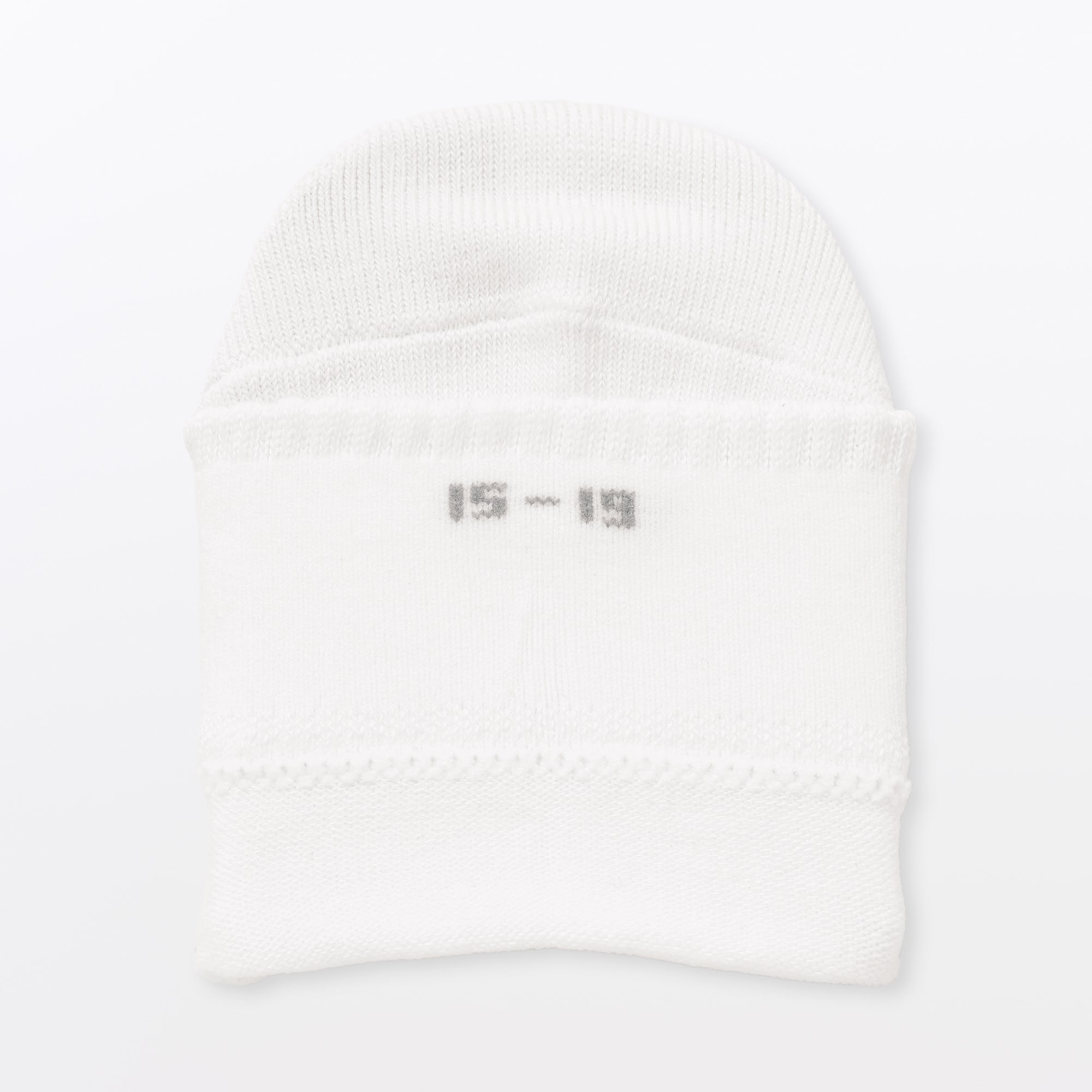 キッズ　足なり直角　ショート丈靴下（３足組）