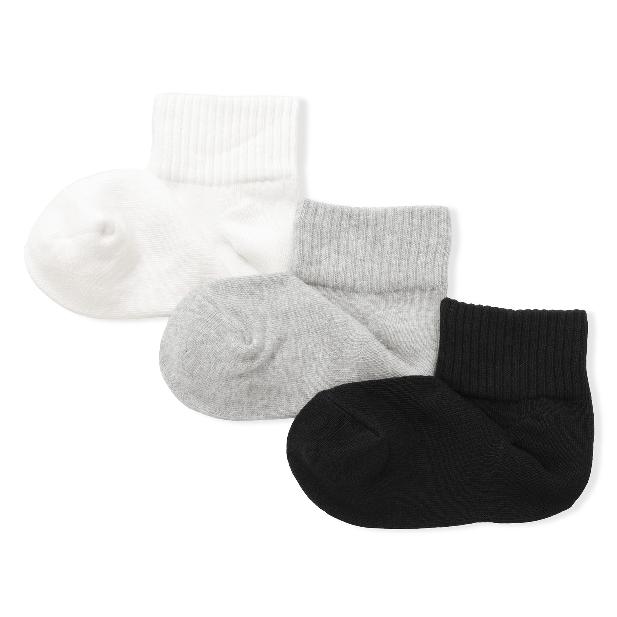 キッズ　足なり直角　ショート丈靴下（３足組）