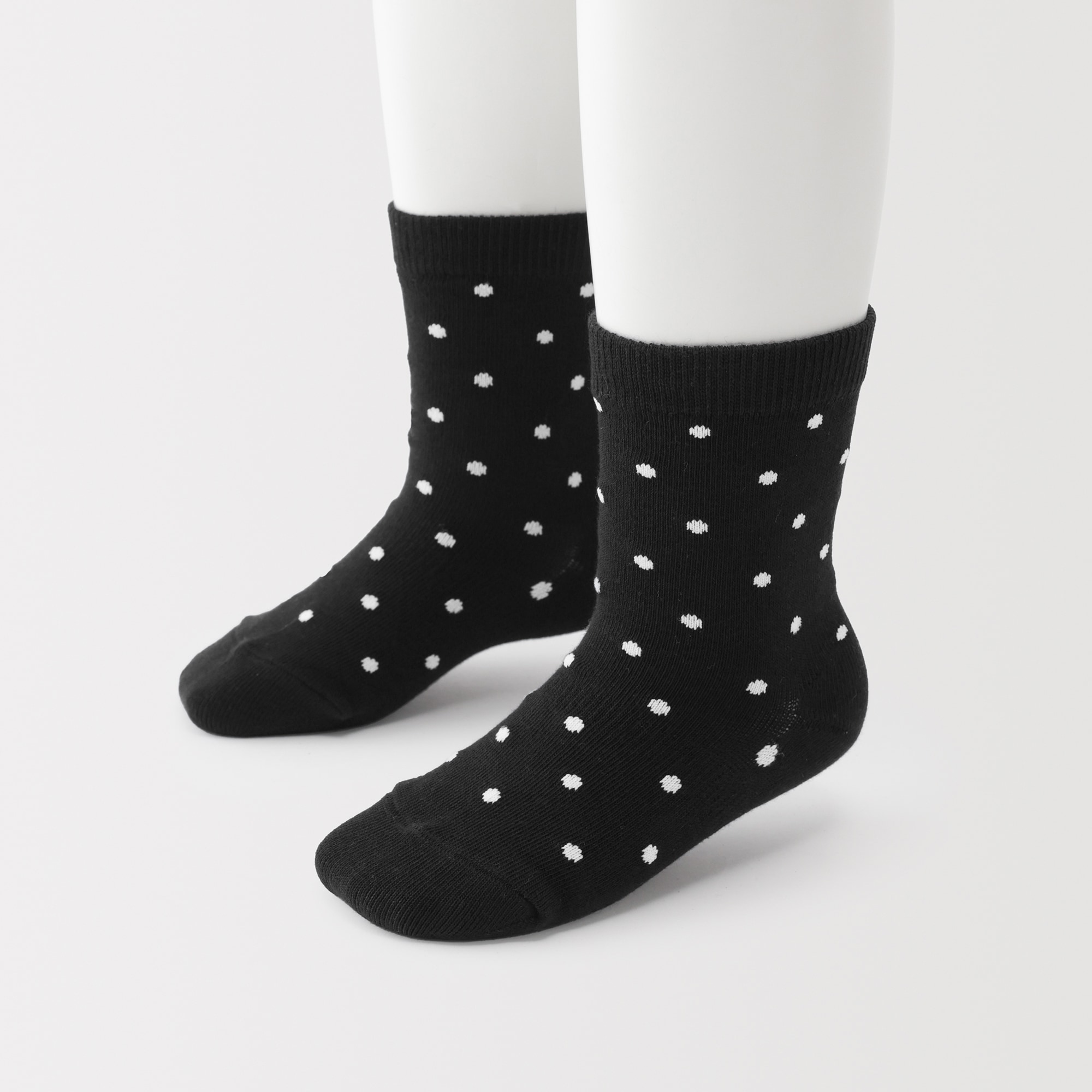 キッズ　足なり直角　靴下（ドット柄・３足組）