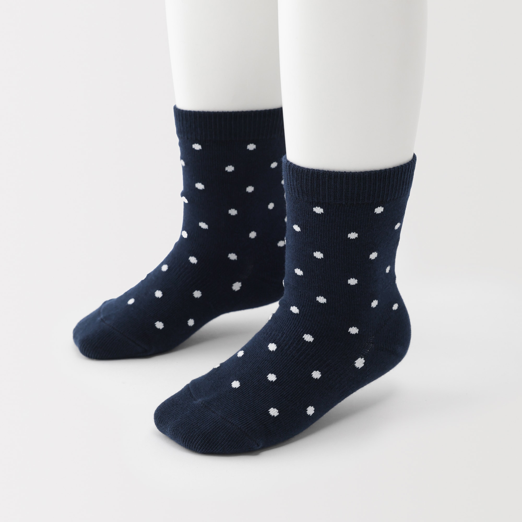 キッズ　足なり直角　靴下（ドット柄・３足組）