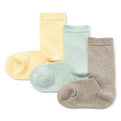 キッズ　足なり直角　リブ靴下（３足組）