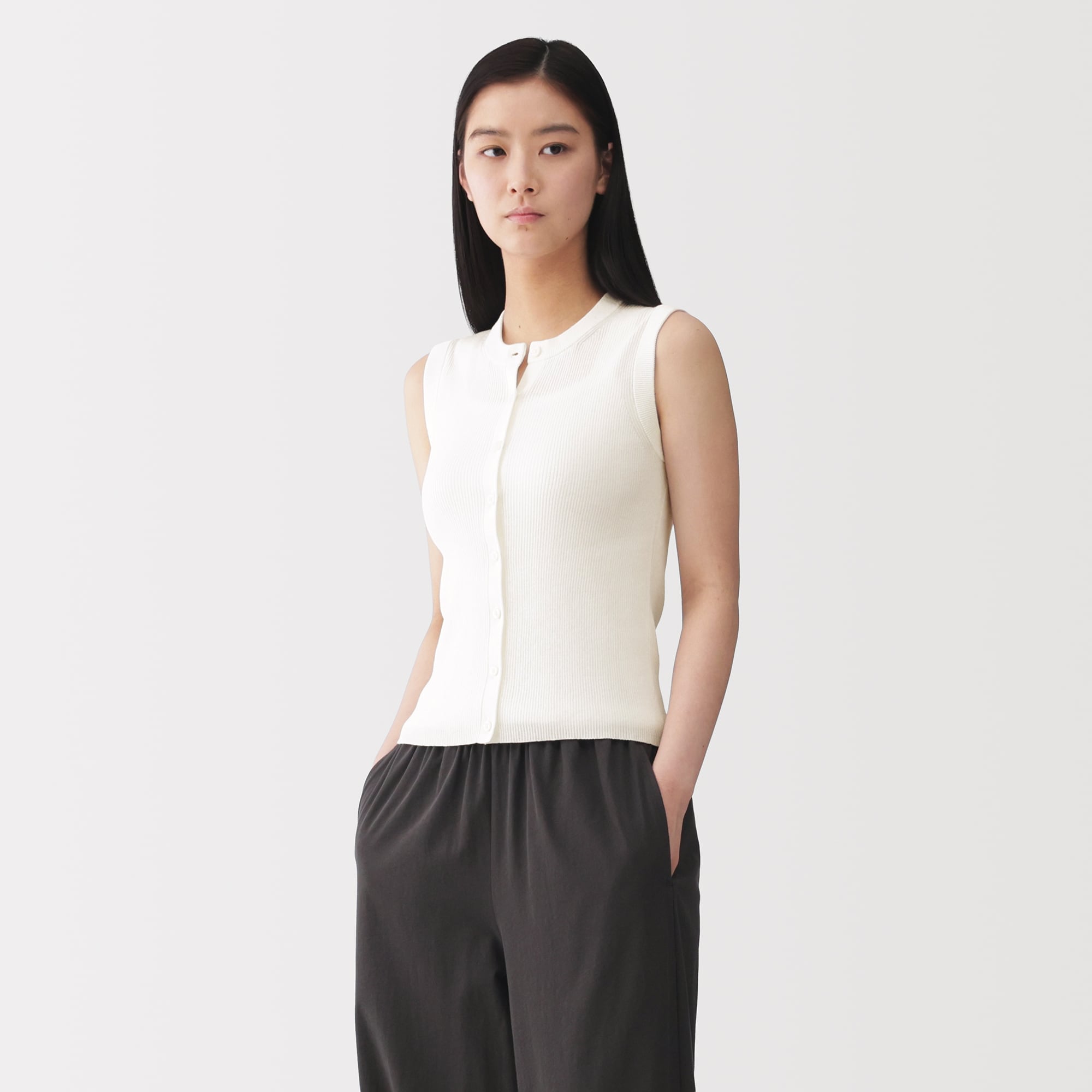最終値下げ　新品　MHL ベスト　ネイビー　ムジラボ　コットンニット　無印 MARGARET HOWELL - 最終値下げ 新品 MHL ベスト ネイビー ムジラボ