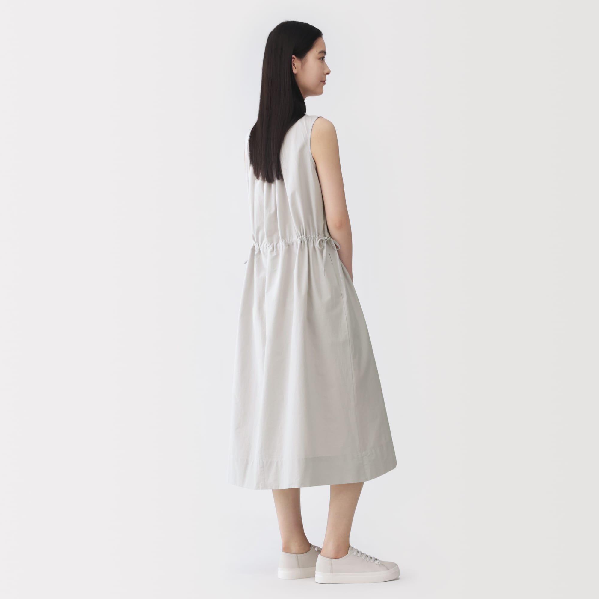 婦人 和紙混高密度ポプリン ノースリーブギャザーワンピース | 無印良品