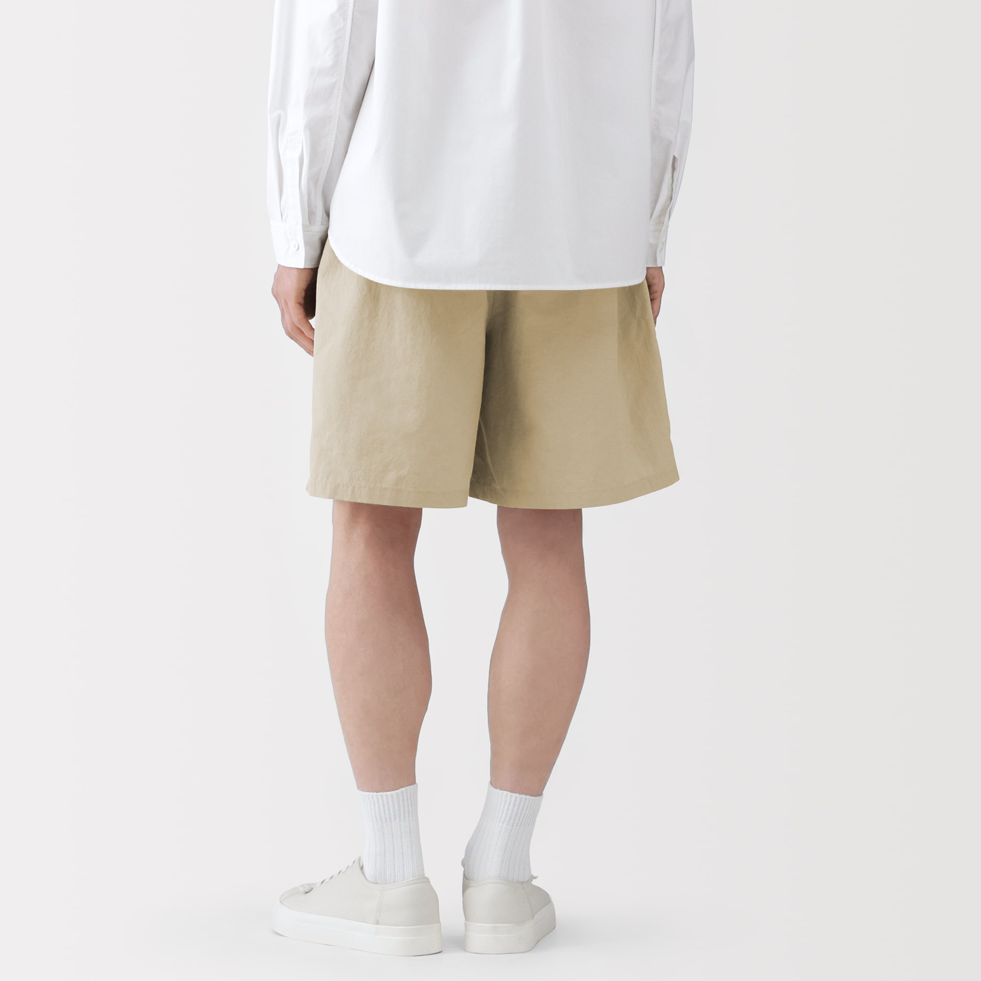 紳士　天然素材を原料に染色したショートパンツ