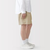 紳士　天然素材を原料に染色したショートパンツ
