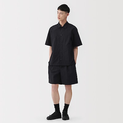 紳士　天然素材を原料に染色したショートパンツ