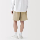 紳士　天然素材を原料に染色したショートパンツ
