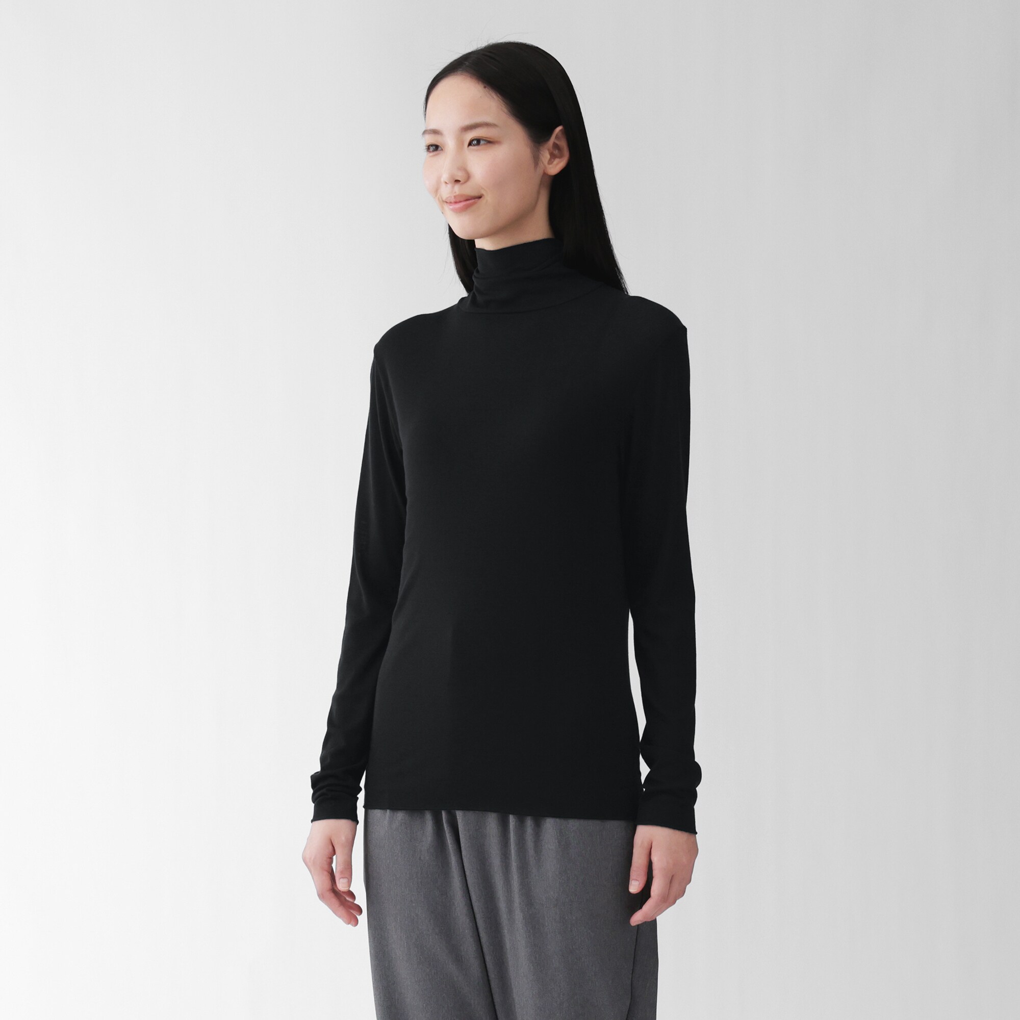 婦人　なめらかシアータートルネック長袖Ｔシャツ