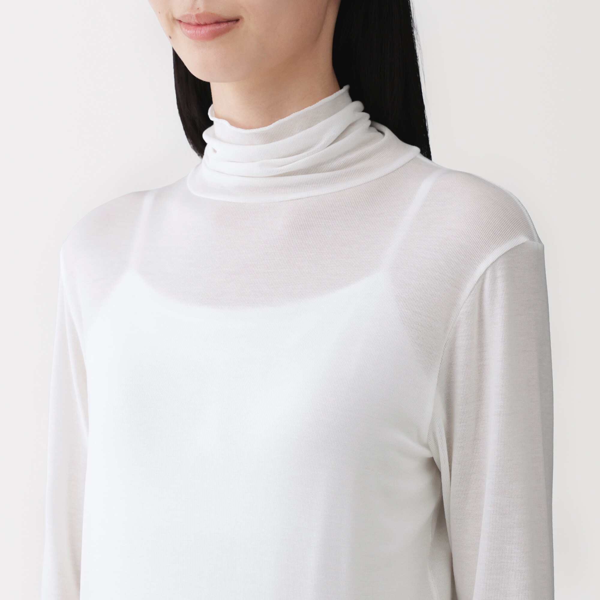 婦人　なめらかシアータートルネック長袖Ｔシャツ