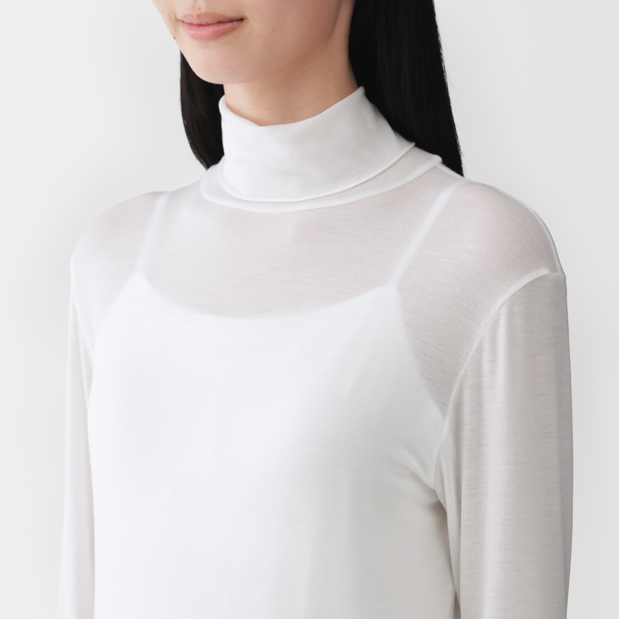 婦人　なめらかシアータートルネック長袖Ｔシャツ