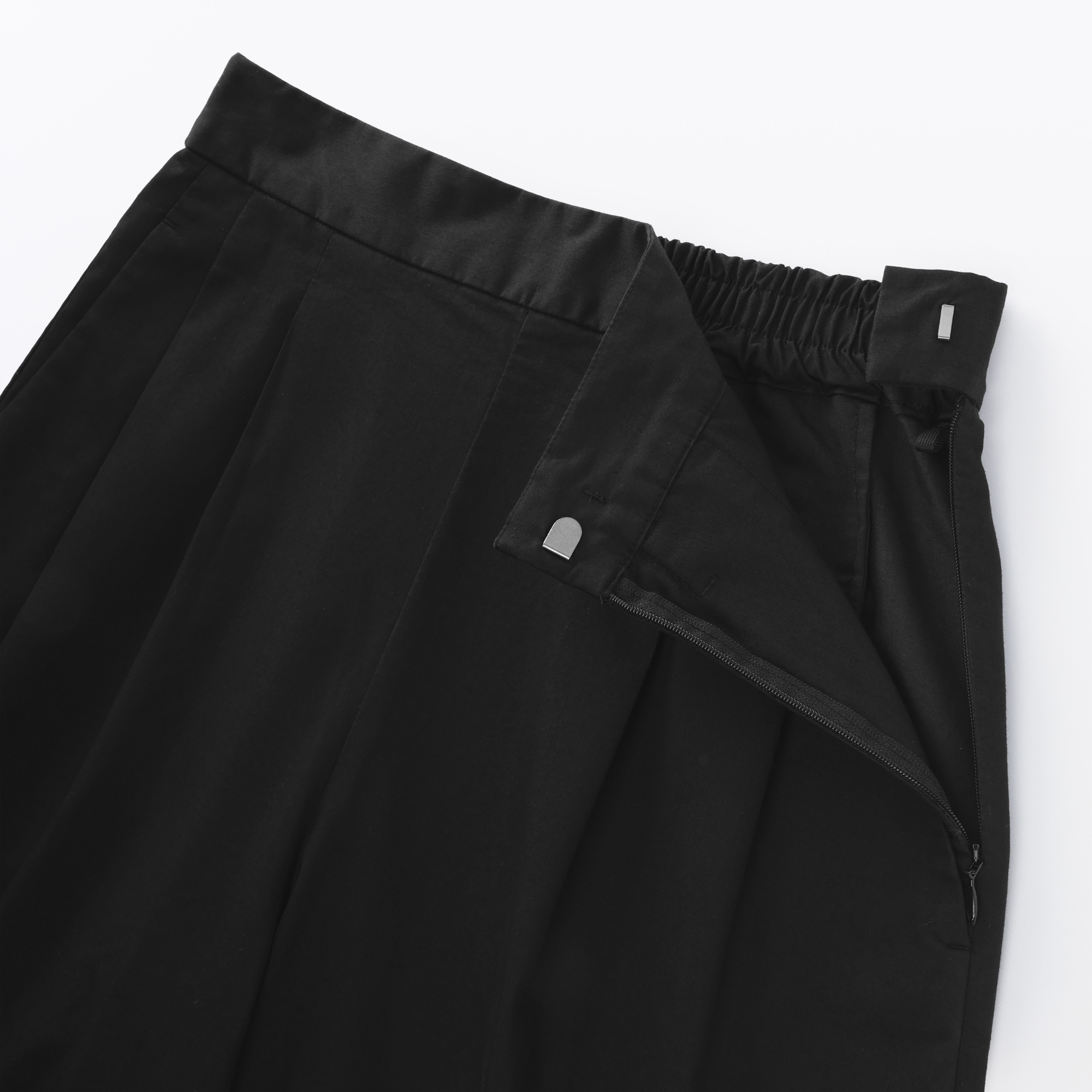 婦人　高密度ツイル　ワイドテーパードパンツ