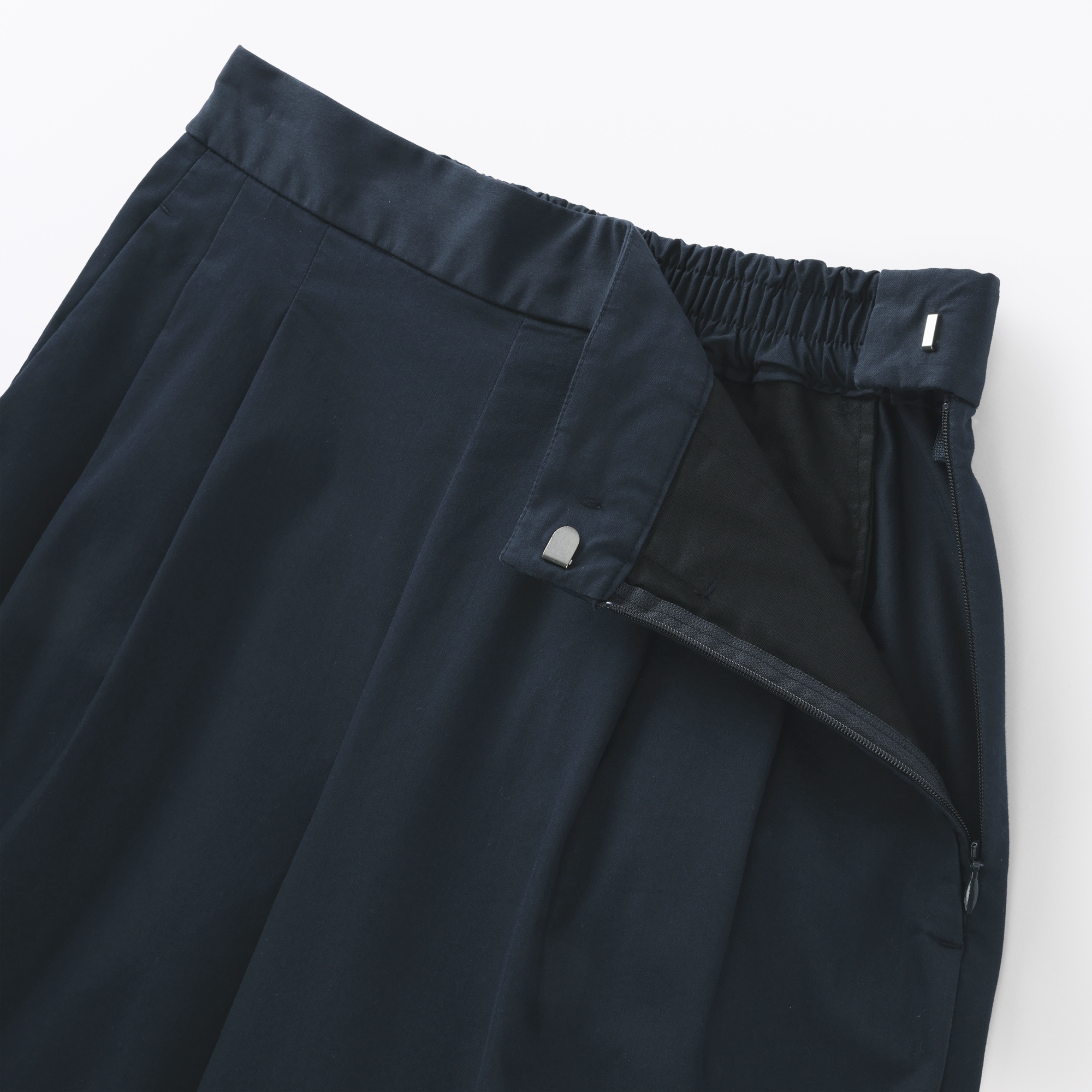 婦人　高密度ツイル　ワイドテーパードパンツ