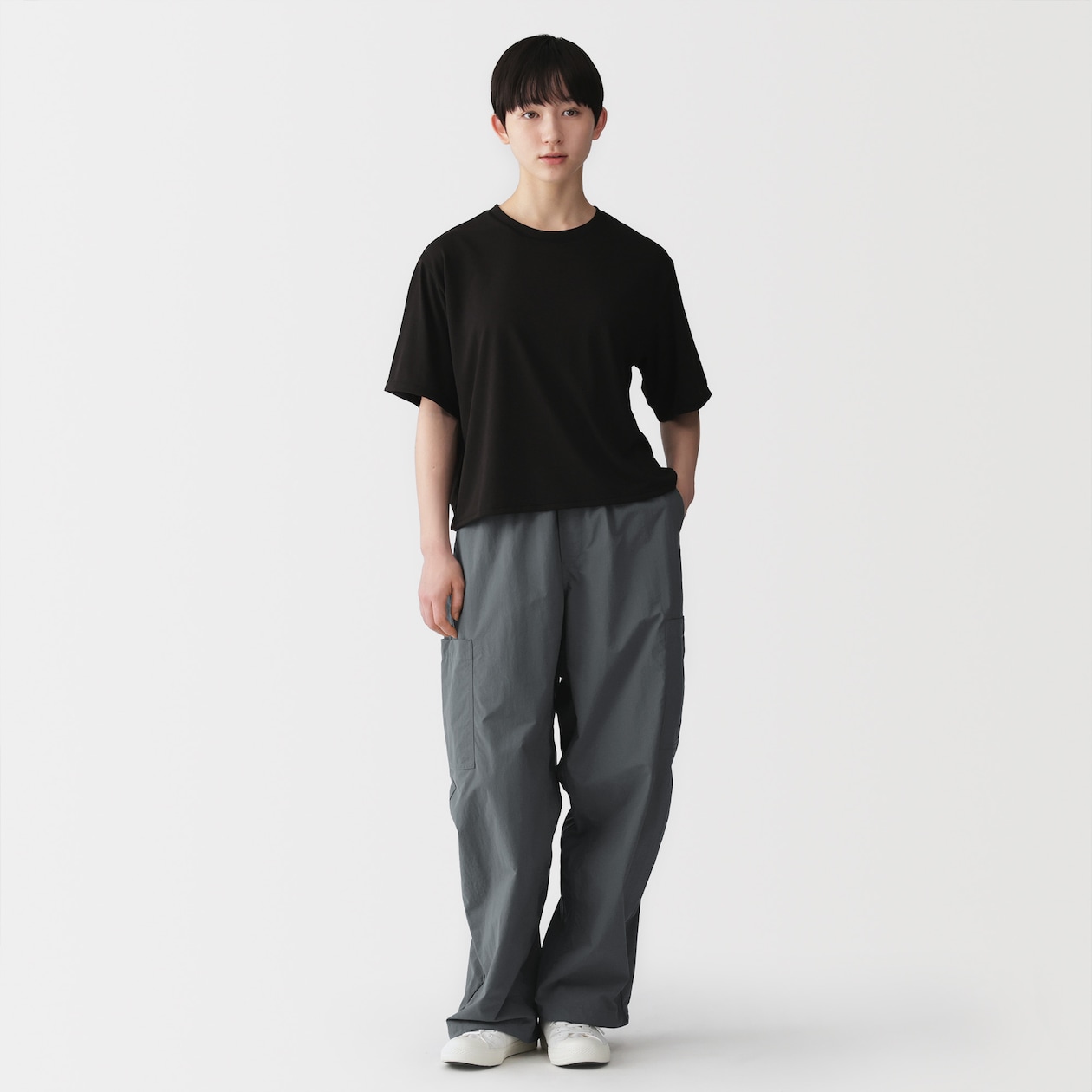 婦人　撥水　ユーティリティーイージーワイドパンツ