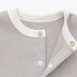 ベビー　脇に縫い目のない鹿の子編み半袖ショートオール