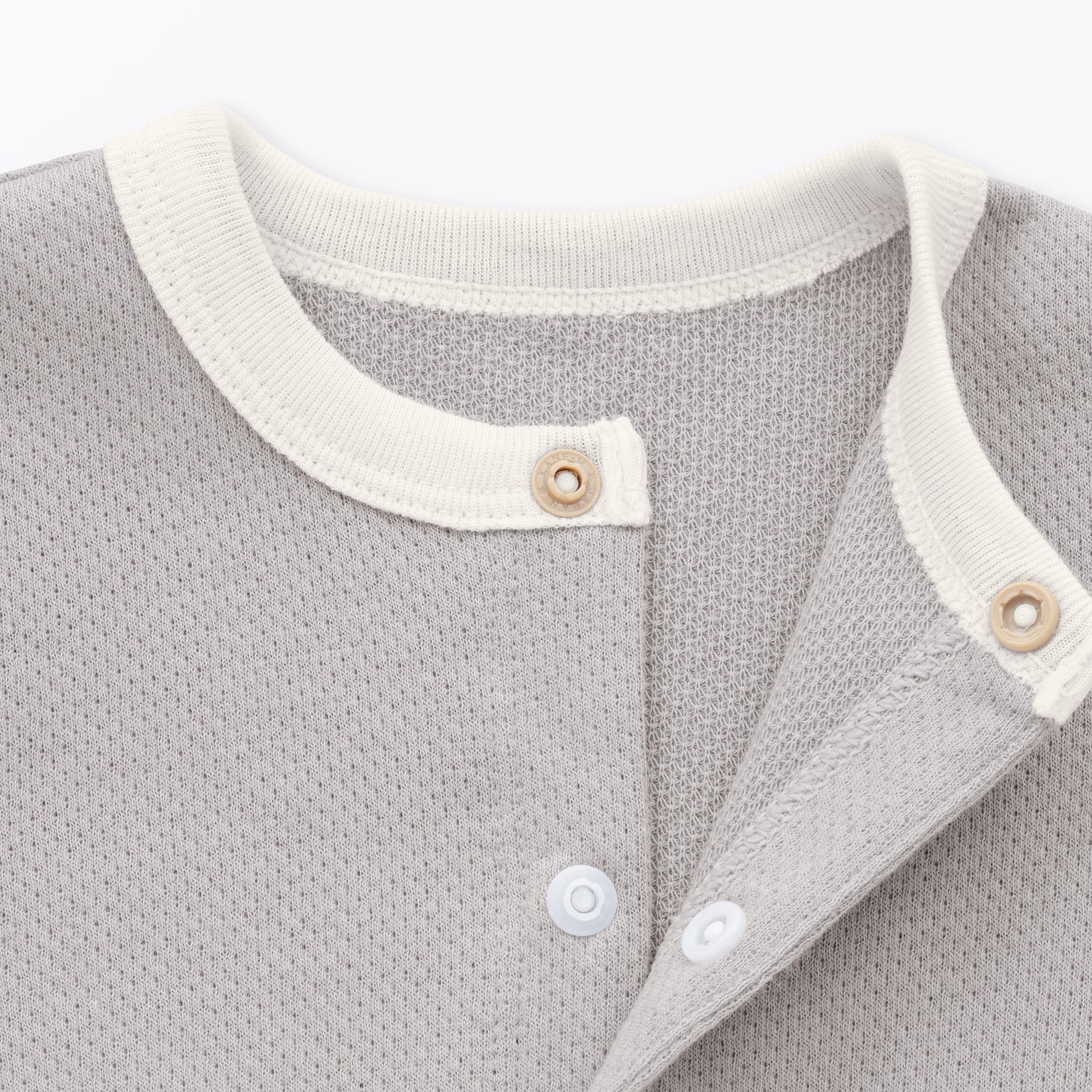 ベビー　脇に縫い目のない鹿の子編み半袖ショートオール