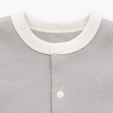 ベビー　脇に縫い目のない鹿の子編み半袖ショートオール