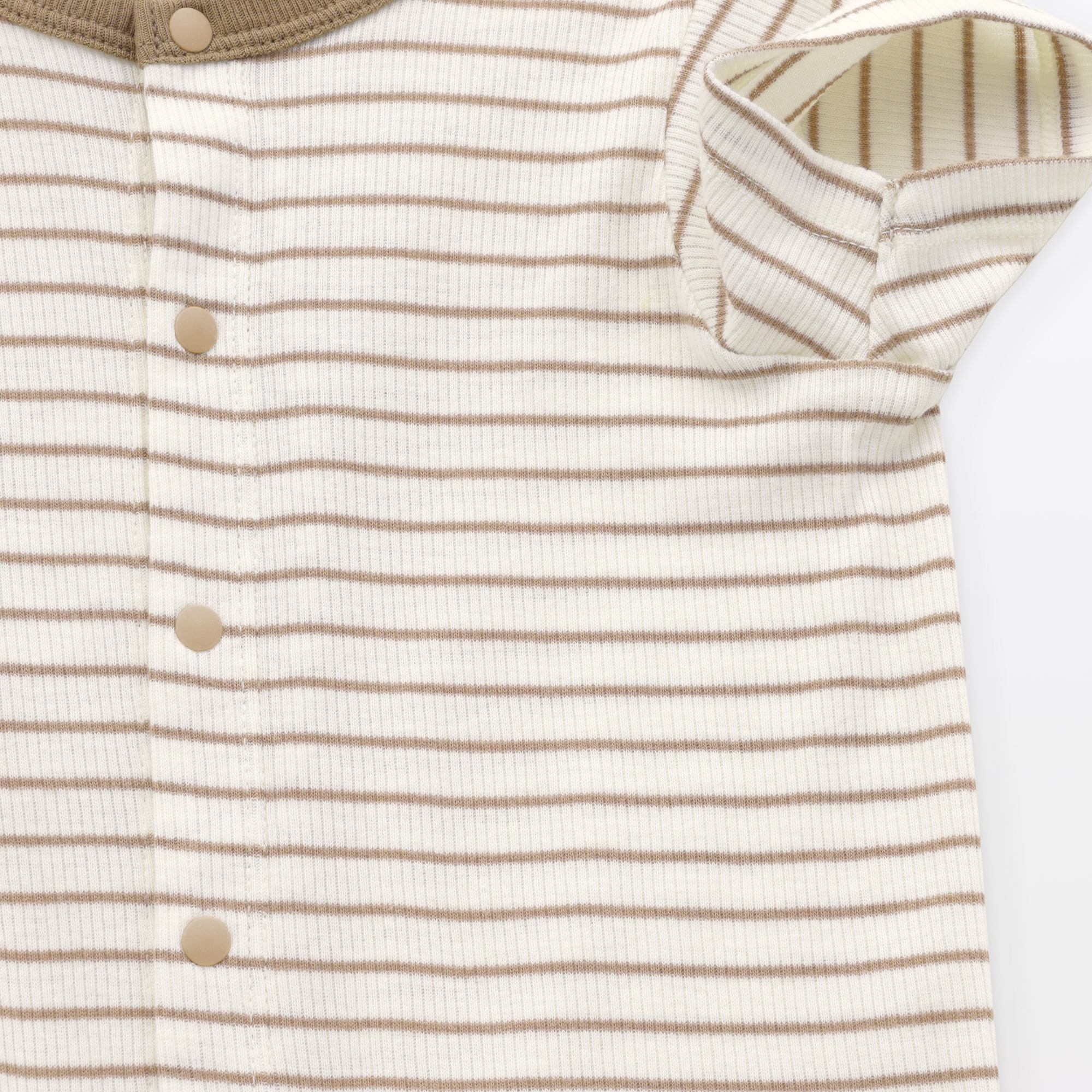 ベビー　脇に縫い目のないリブ編み半袖ショートオール