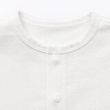 ベビー　ＵＶカット梨地編みクルーネックカーディガン