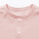 ベビー　ＵＶカット梨地編みクルーネックカーディガン