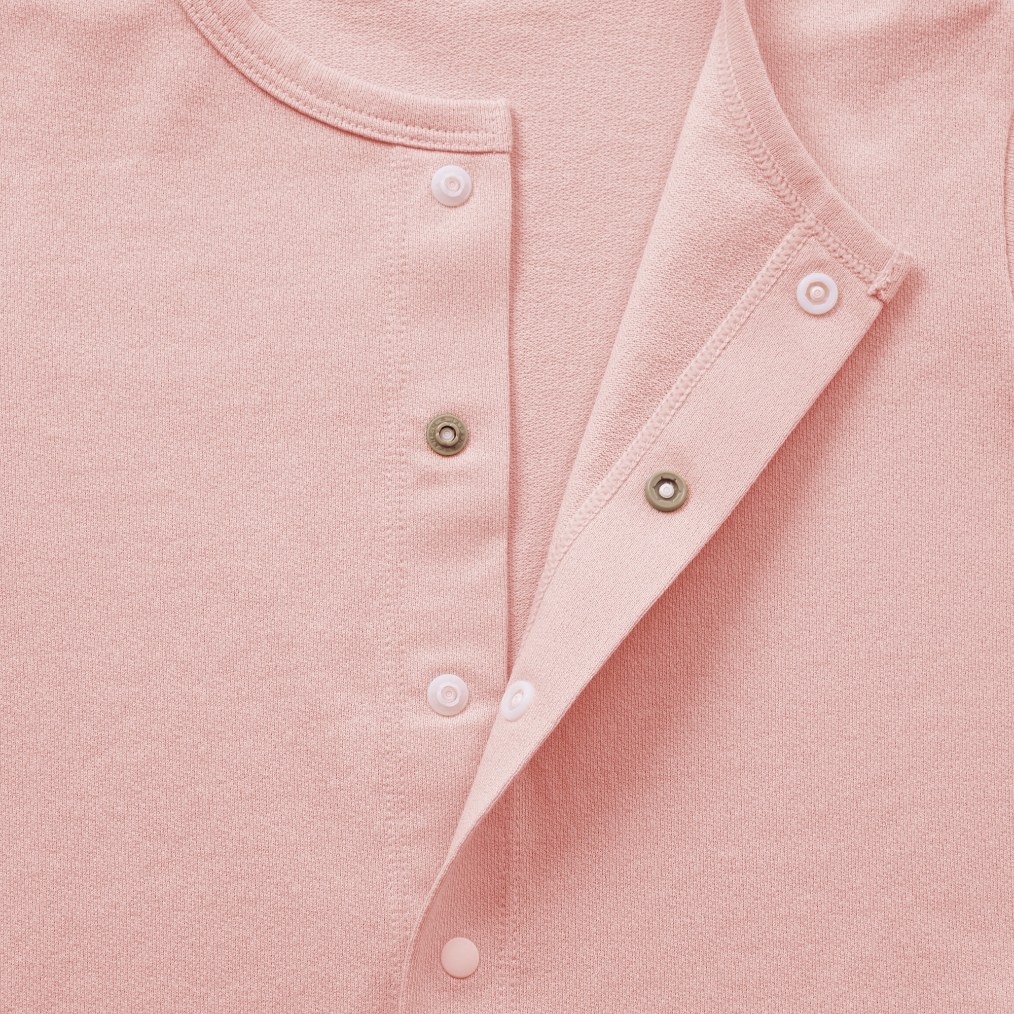 ベビー　ＵＶカット梨地編みクルーネックカーディガン